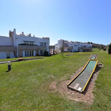 Apartmán Pristine - 2 Bedroom With Sea And Pool Views In The São Martinho do Porto