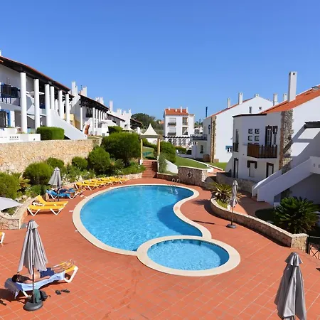 Apartmán Pristine - 2 Bedroom With Sea And Pool Views In The São Martinho do Porto